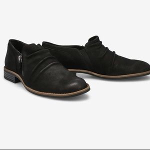 NWT Clark’s Camzin Pace - Black size 8